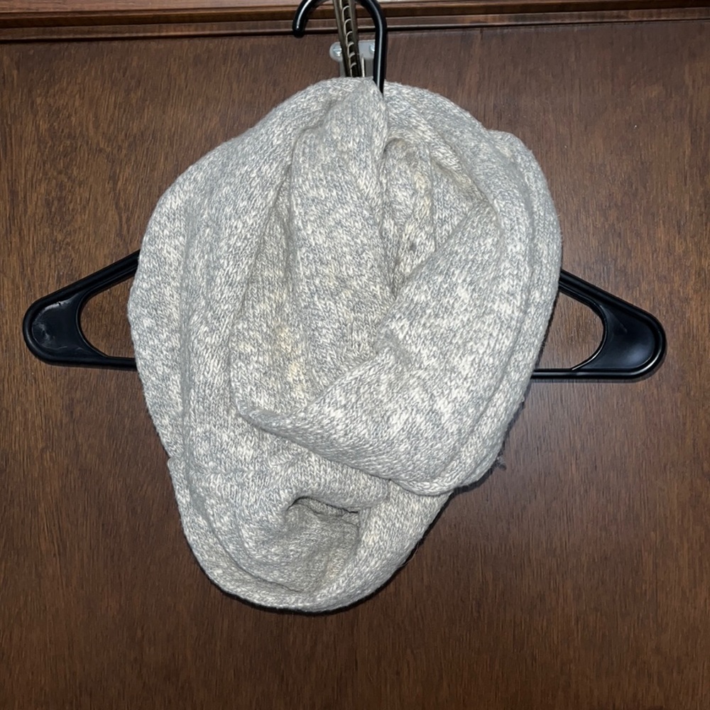 Grey & Cream Knit Infinity Scarf